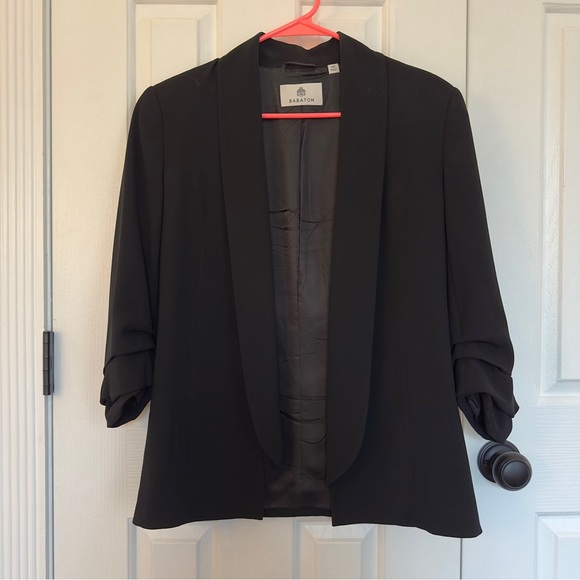 Aritzia Jackets & Blazers - Aritzia Babaton Black Blazer